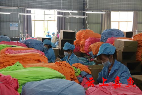 吉揚日用品公司 日夜趕制訂單，全力拓展外匯市場